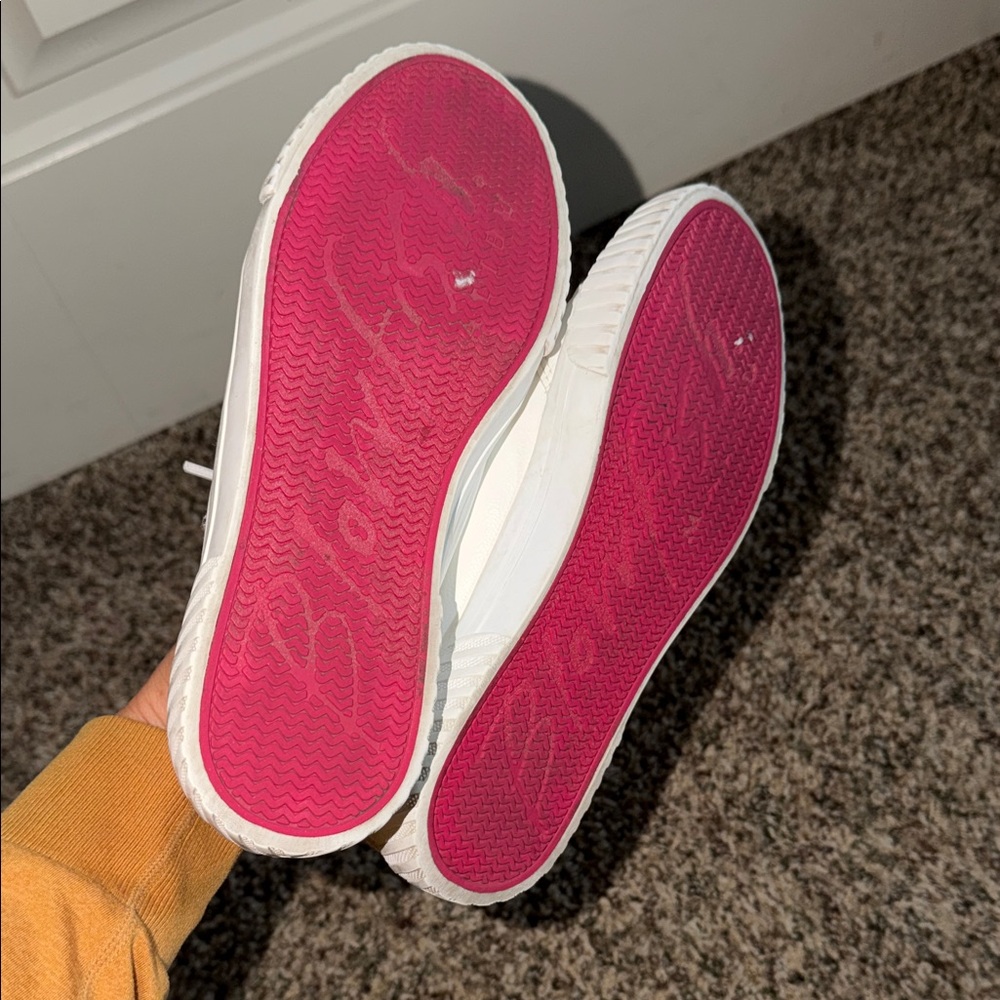 Blowfish White Sneakers with Pink Star Accents - Picture 7 of 9